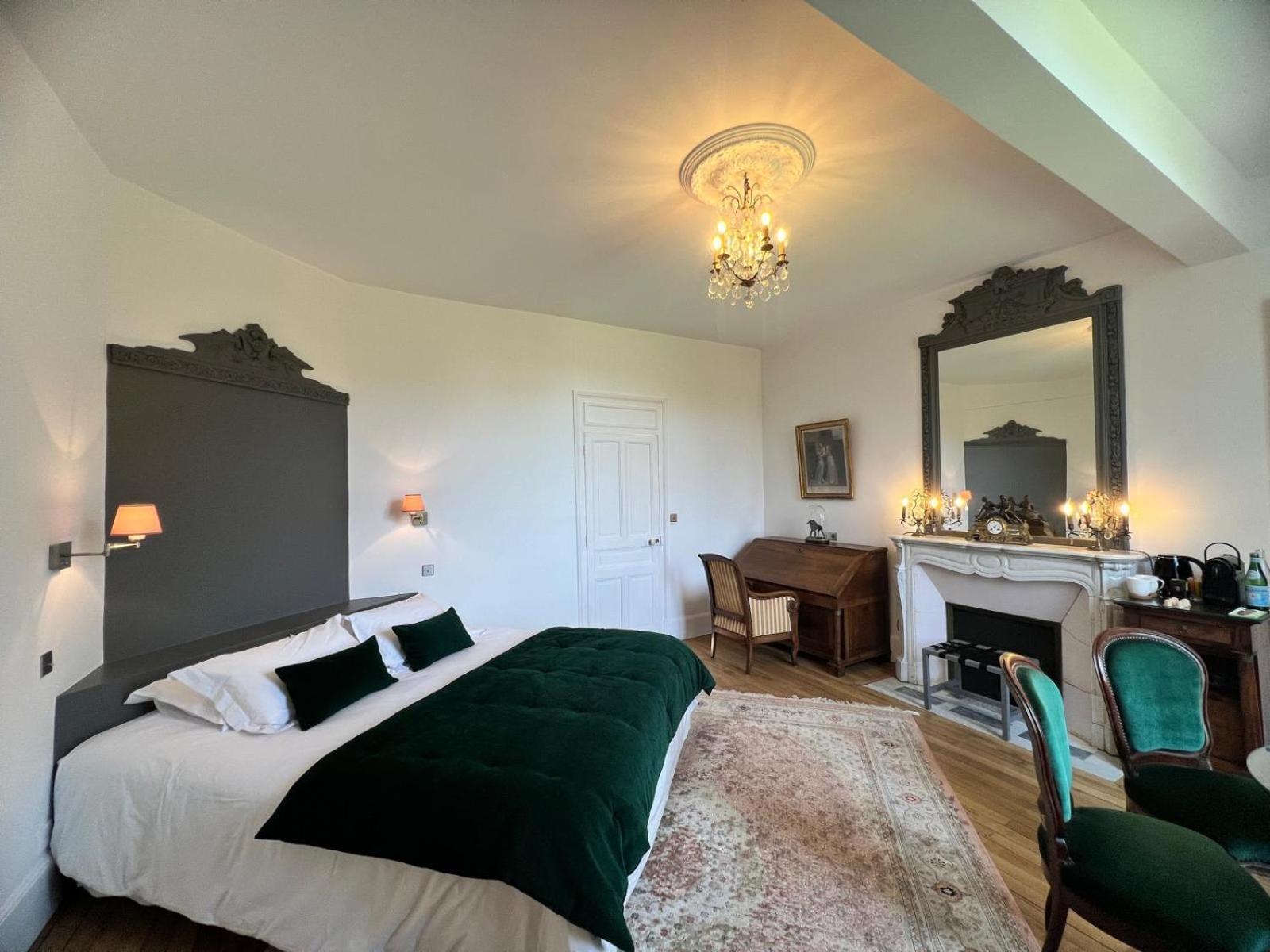 Chateau Du Rondon Bed & Breakfast